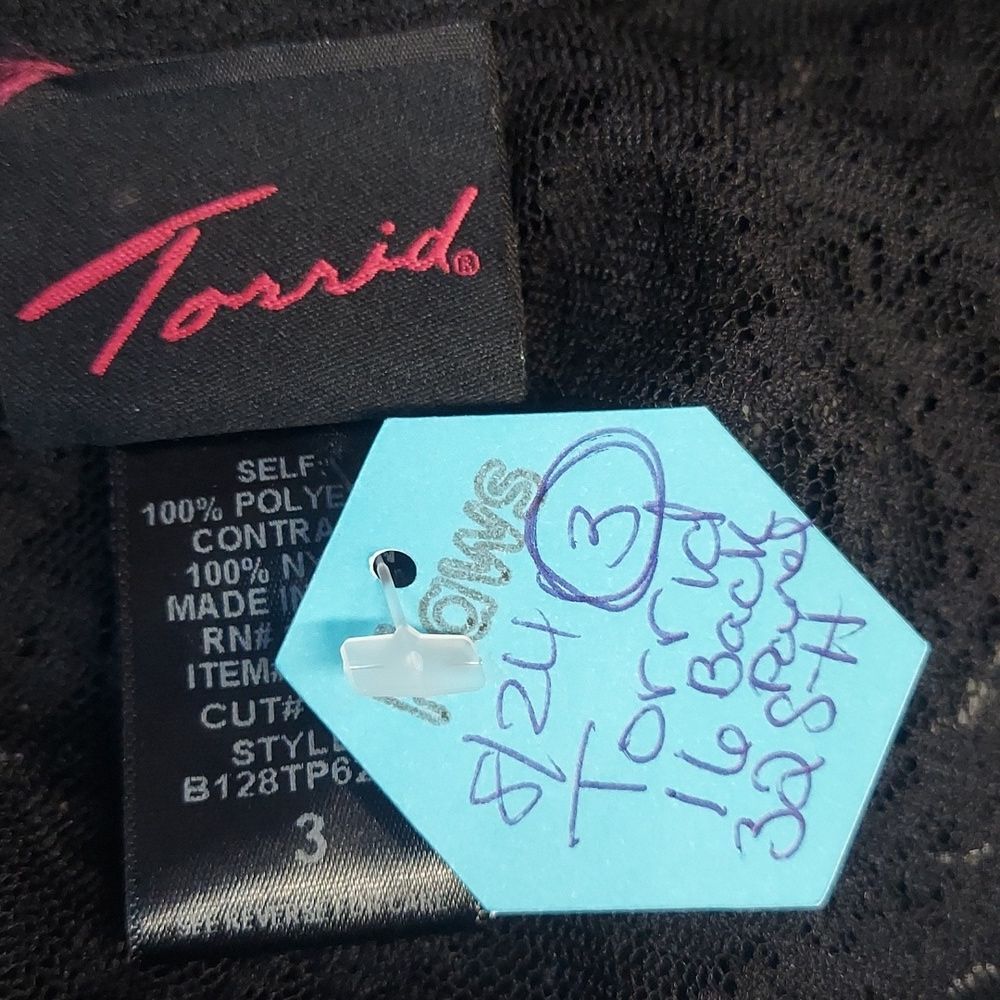Torrid Waterfall Front Lace Back Sleeveless Vest Top Cover - Picture 14 of 16